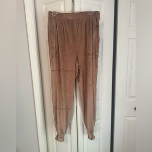 SKIMS velvour joggers in Clay